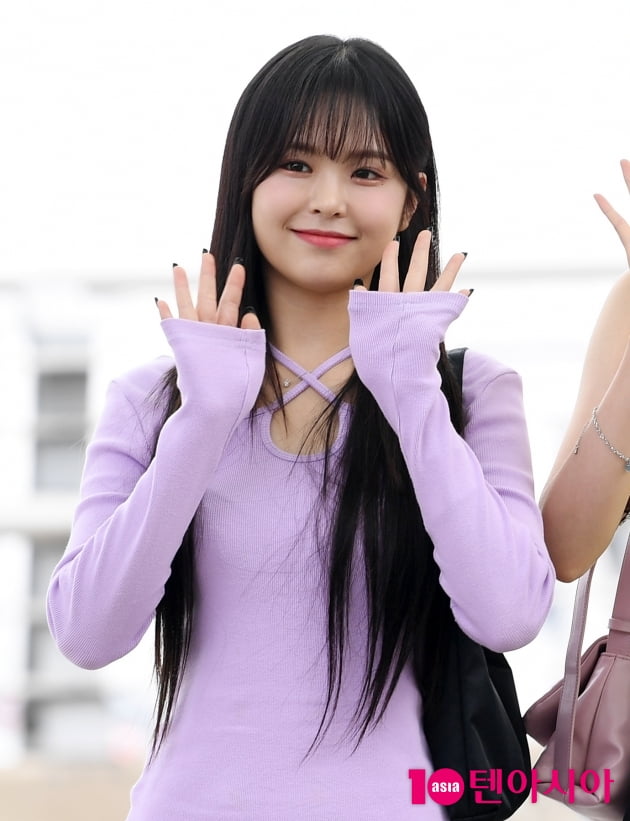 [TEN 포토] 에버글로우 이유 '인사도 사랑스럽게'