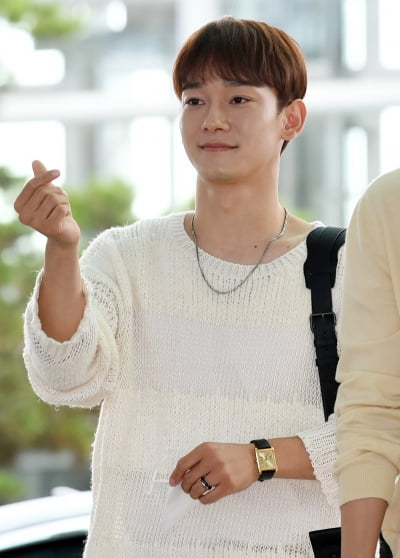 [TEN 포토] 엑소 첸 '수줍은 하트'