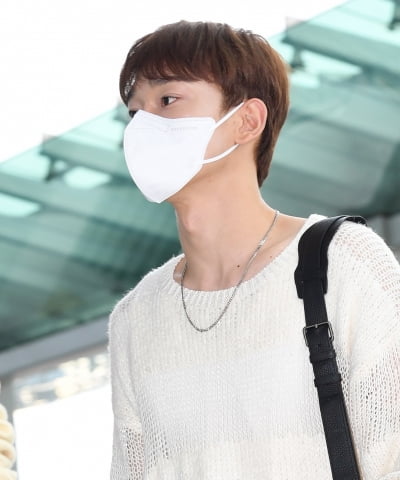 [TEN 포토] 엑소 첸 '마스크 가려도 잘생김'