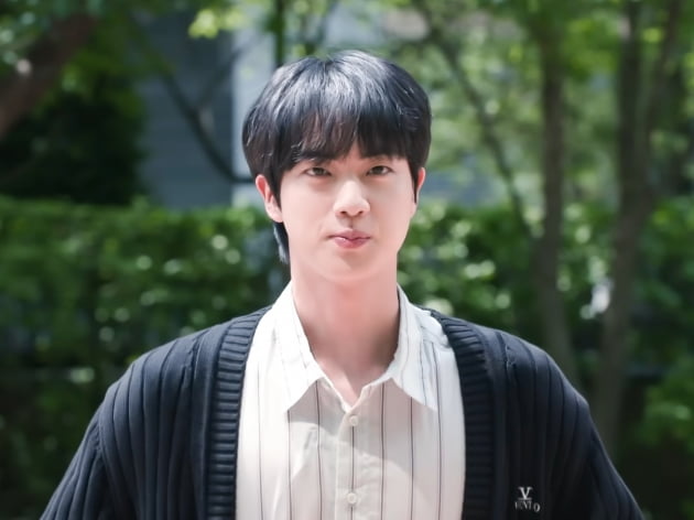 방탄소년단 진 ‘출근 용사 김석진’, 초특급 기대감..