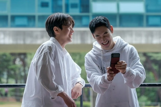 박정민 "이제훈, 얼굴 잘생겼는데 옷 못 입는다고 생각" 폭로('어나더 레코드:이제훈')