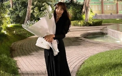 '박성광♥' 이솔이, 남의 결혼마저도 행복한 신혼 3년 차 "낭만적"[TEN★]