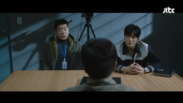 [종합] 김효진의 맨 손 케이크 폭식…손현주X장승조, 김인권 자백 받아냈다('모범형사2')