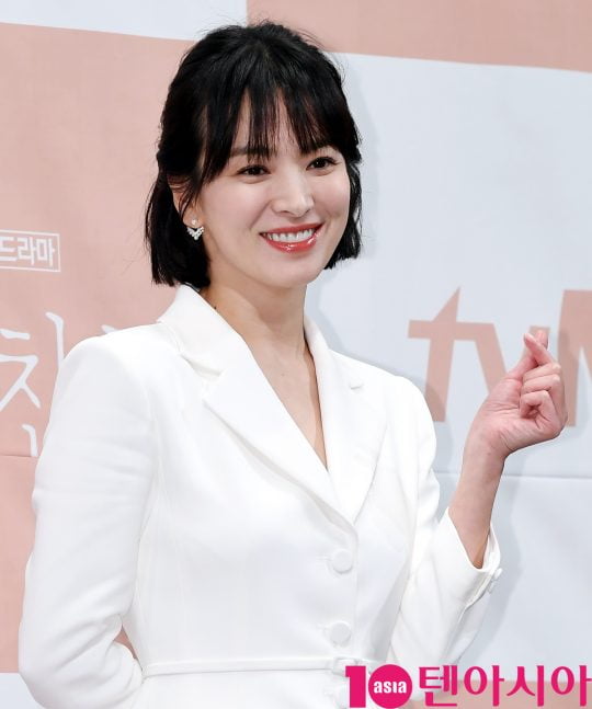 송혜교가 또 송혜교 했다…77주년 광복절 맞아 독립운동가 김규식 부조작품 기증