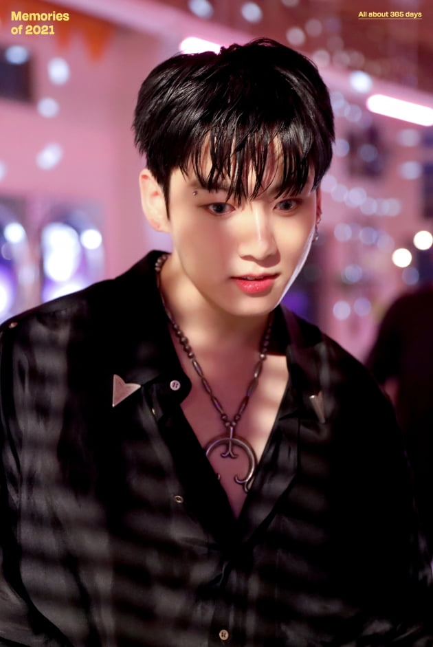 방탄소년단 정국 생일 맞이 필리핀 루네타 공원 '분수 쇼'→'GA 타워' 2044m2 '초대형 LED 광고'