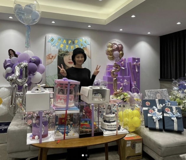 "행복한 생일" 송지효, 어마어마한 선물 클래스…42년 인생 잘 살았네 [TEN★]