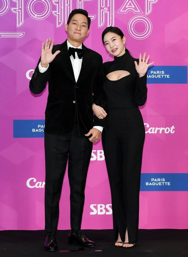 최우성 김윤지 부부 / 사진=텐아시아DB