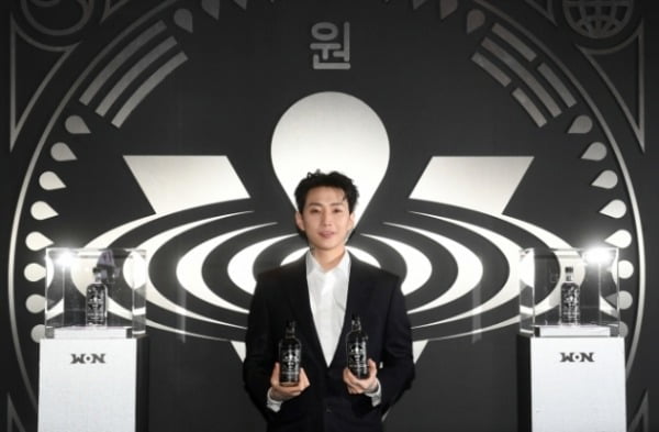 술독에 빠진 남돌…성공한 박재범·홍보에 열 올리는 빅뱅 탑 [TEN피플]