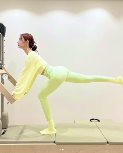 클라라, 美친 애플힙...몸매 드러낸 레깅스 핏[TEN★]