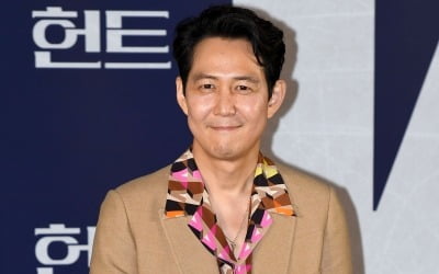 [종합] 이정재, 어깨 인대·햄스트링 파열…수술 권유에도 부상투혼