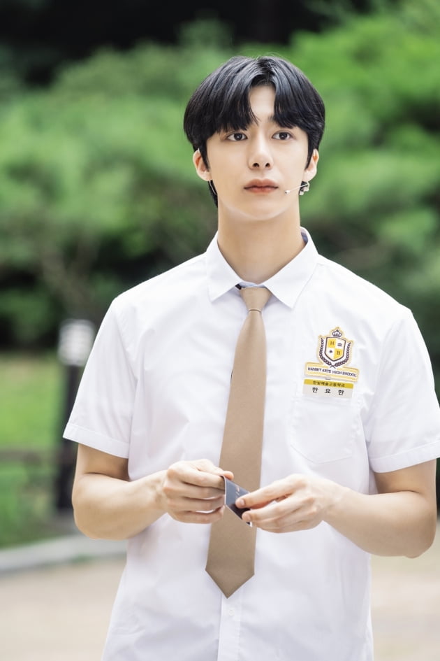 몬스타엑스 형원, 미모+입담+매너 '완벽'…'차린 건' 영상 500만 뷰 돌파