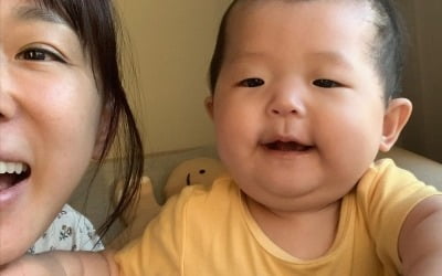'세무사♥' 이지혜 "숨쉬기도 힘들었을 텐데, 날 보고 씨익" 육아에 푹 빠진 딸둘맘[TEN★]