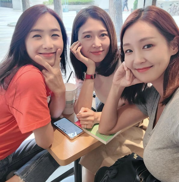 오정연, 11kg 빠지더니 셀카에도 자신감…KBS 아나운서들과 카페 나들이[TEN★]