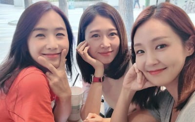 오정연, 11kg 빠지더니 셀카에도 자신감…KBS 아나운서들과 카페 나들이[TEN★]