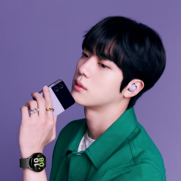 방탄소년단 진, 'Yours' 샤잠 최장 131일 연속 1위, 일본 차트 1위~7위 '톱7' 점령