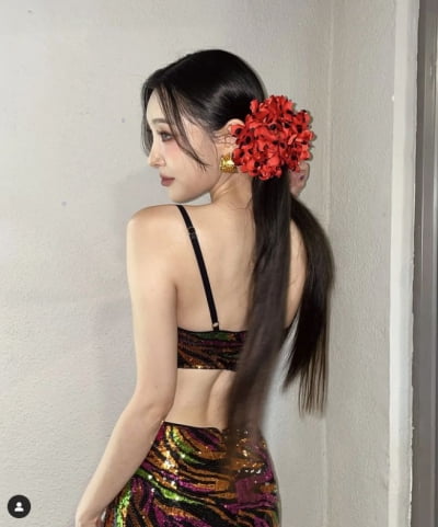 선미, 파격적인 뒤태...월드투어 하며 힐링중[TEN★]