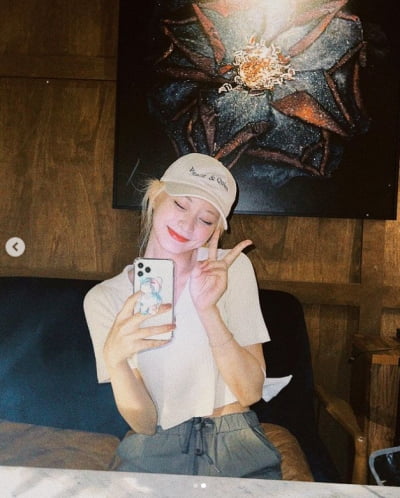 트와이스 쯔위, 인형처럼 깜찍하게....막내는 오늘도 이쁨[TEN★]