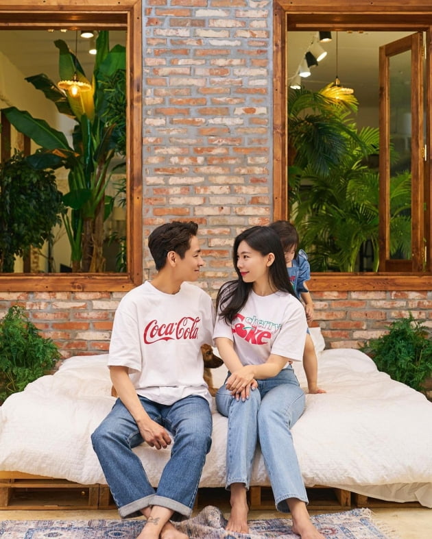 이다은♥윤남기, 넷이 완전체가 된 "가족사진"…화보가 따로 없네[TEN★]