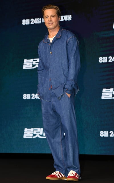 [TEN 포토] 브래드 피트(Brad Pitt) '청청패션도 완벽하게 소화'
