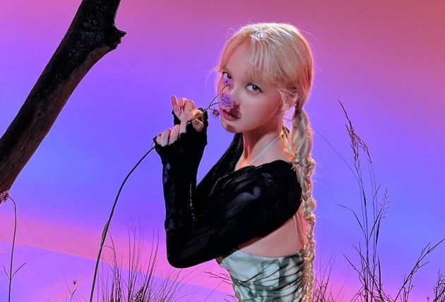 AOA 출신 지민, 화려한 컴백 예고…등에 새긴 새빨간 타투? "기다린 만큼 더"[TEN★]