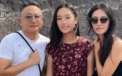 "넌 줄 알았어, 신기" 황신혜도 놀란 붕어빵 김민 모녀…엄마 리즈시절 뛰어넘는 미모의 딸[TEN★]