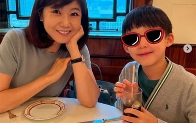 '금융맨♥' 강수정, 프라이빗 클럽에서 아들 생일 파티 "남편과 아들 자랑스러" [TEN★]