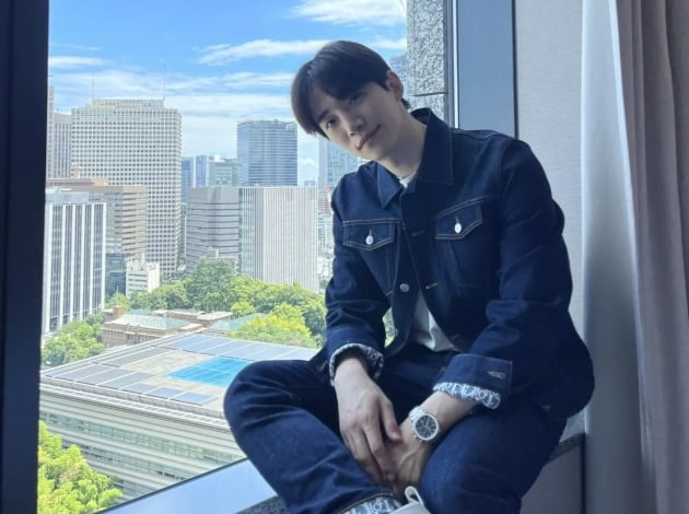 이준호, 일본 열도 흔들 상…청청 패션과 어우러진 청량美[TEN★]