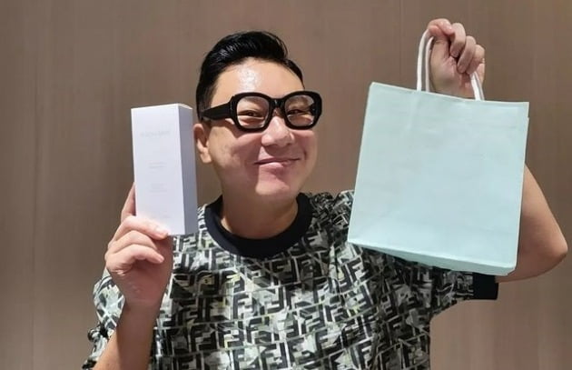 '박군♥' 한영, 인증샷 찍어준 이상민에 푹 빠졌네 "연예인 중 인성 갑"[TEN★]