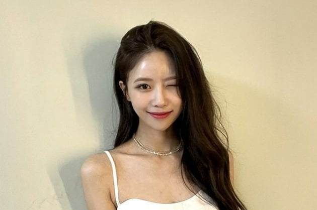 이미주, 핏줄 다 보이는 앙상한 허리+팔…아슬아슬한 시스루[TEN★]