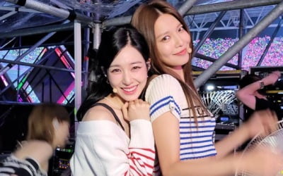 티파니, '♥정경호' 수영과 정반대 매력…태연은 뒤에서 호다닥[TEN★]
