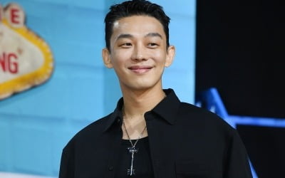 [TEN 포토] 유아인 '스윗한 미소'