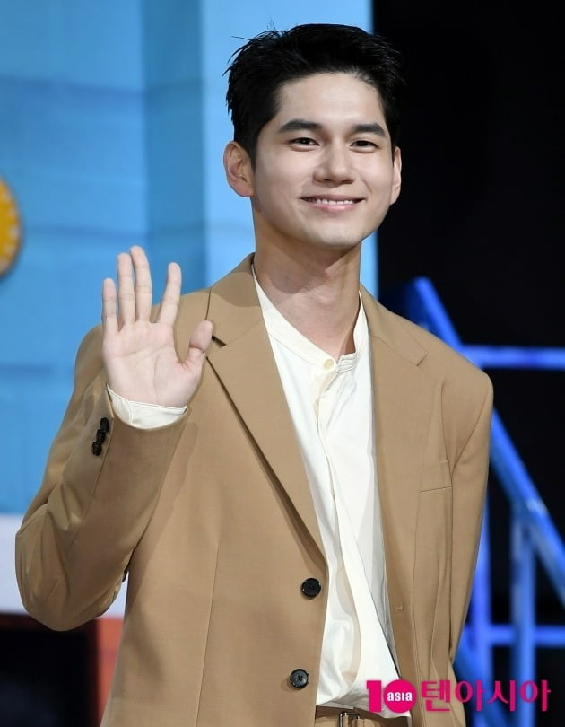 [TEN 포토] 옹성우 '오늘은 영화배우'