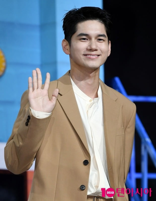 [TEN 포토] 옹성우 '오늘은 영화배우'