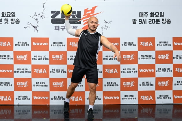 [종합] 불굴의 맏형 오종혁→놀림받는 이주용…이번엔 군대아닌 '피구 국대' 도전('강철볼')