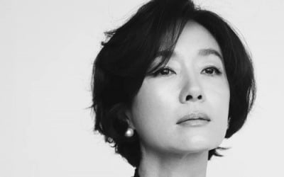 오연수, '52세 여배우'의 강렬한 카리스마…우아·고혹美 발산[TEN★]