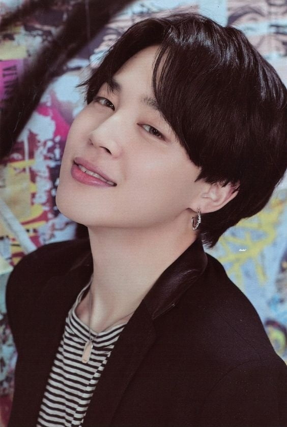 방탄소년단 지민, 패션 전문가들도 열광…뜨거운 '입국 패션' 열기