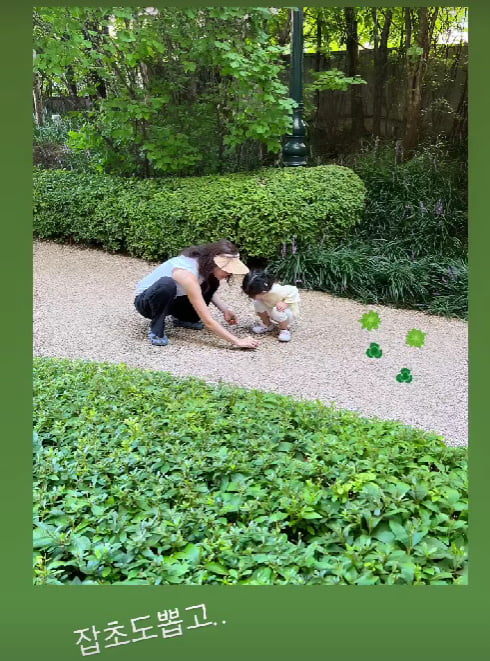 최지우, 딸과 함께하는 소소한 행복..."하늘은 넘 파랗고 좋다"[TEN★]