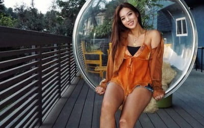 '원빈 조카' 김희정, 삼촌도 놀랄 파격 패션…구릿빛 피부는 덤[TEN★]