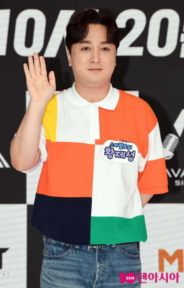 [TEN 포토] 황제성 '시크한 40대'