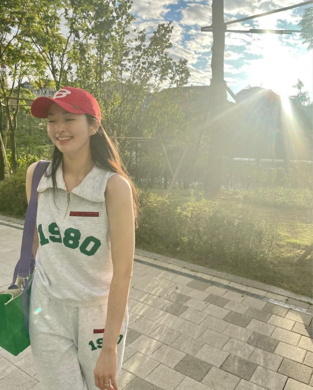 '전진♥' 류이서, 츄러스 먹으러 가는데 드러낸 어깨라인 "내 사랑"[TEN★]