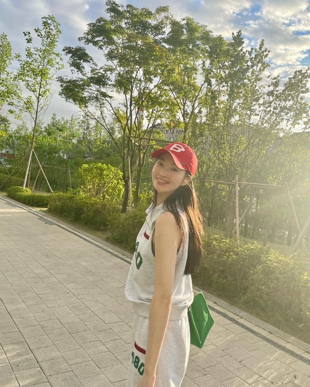 '전진♥' 류이서, 츄러스 먹으러 가는데 드러낸 어깨라인 "내 사랑"[TEN★]