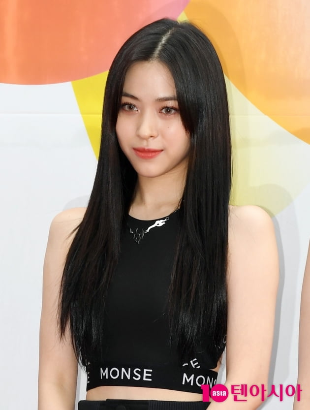 [TEN 포토] 있지 류진 '반짝반짝 미모'