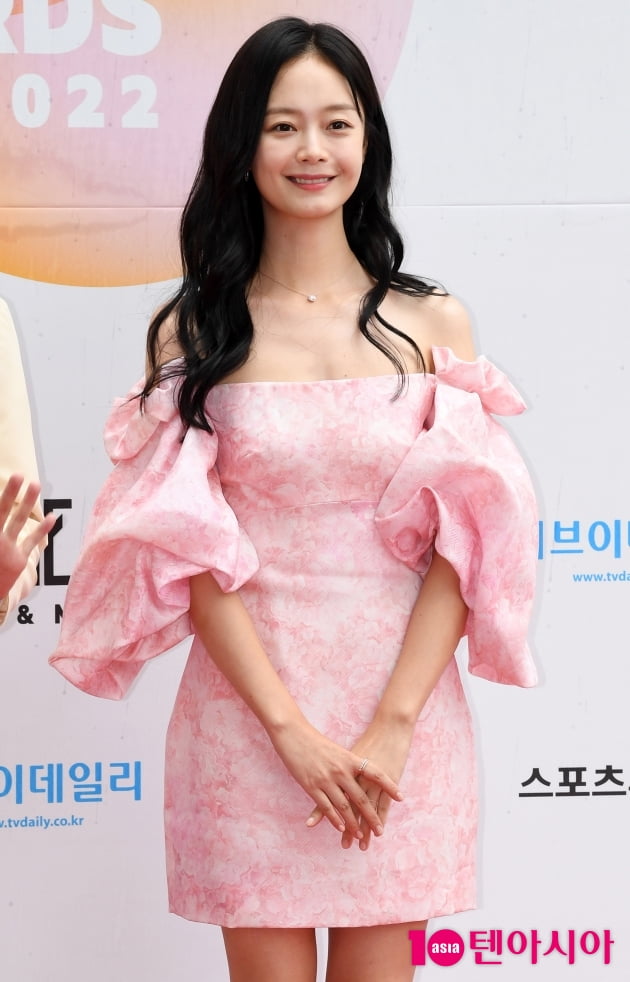 [TEN 포토] 전소민 '오프숄더로 사랑스럽게'