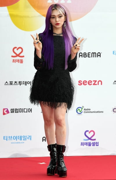 [TEN 포토] 알렉사 '화려한 보라빛 헤어'