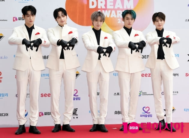 [TEN 포토] TXT '우아한 귀공자들'
