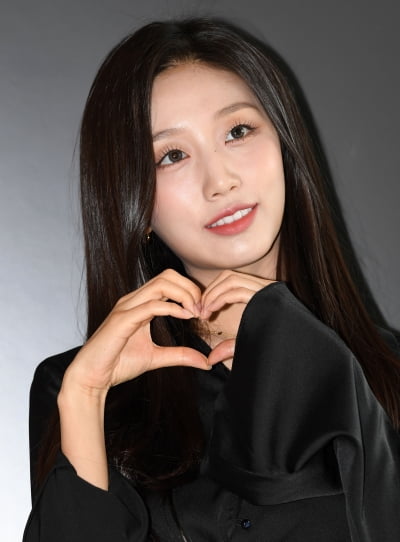 [TEN 포토] 정예인 '하트 뿜뿜'