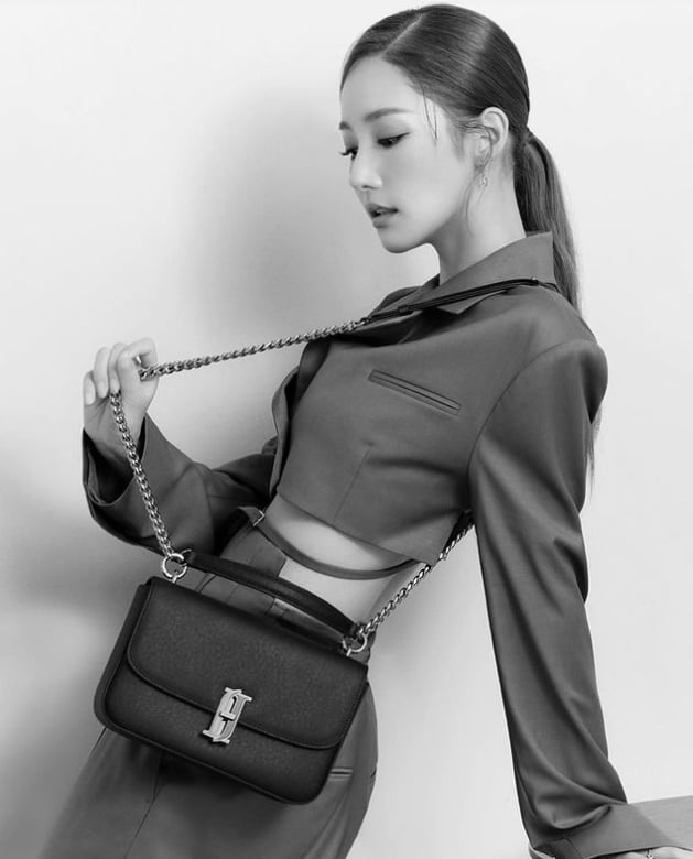 박민영, 돋보이는 개미허리...오늘도 꽉찬 이쁨[TEN★]