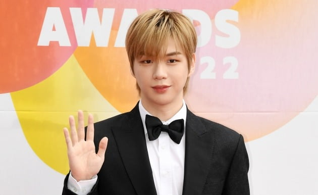 [종합] 강다니엘·방탄소년단·빅뱅, 8월 'ARTIST TOP TEN' K-POP BOY BRAND