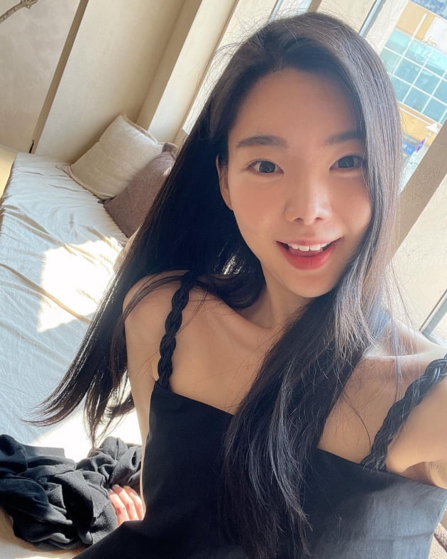 '윤남기♥' 이다은, 여름 다 가기 전에 과감히 드러내본 쇄골+어깨 "여름 끝나간다" [TEN★]