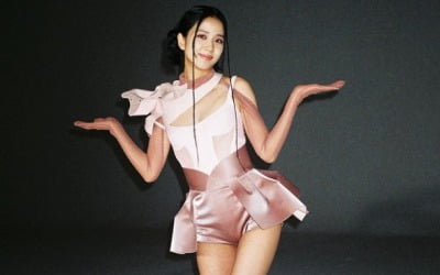 블핑 지수, 보는 사람이 더 민망한 바지 길이…레이디가가도 놀랄듯[TEN★]